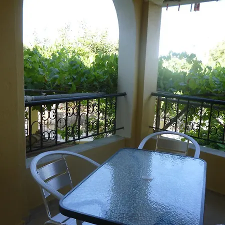 Giannis Apartment *